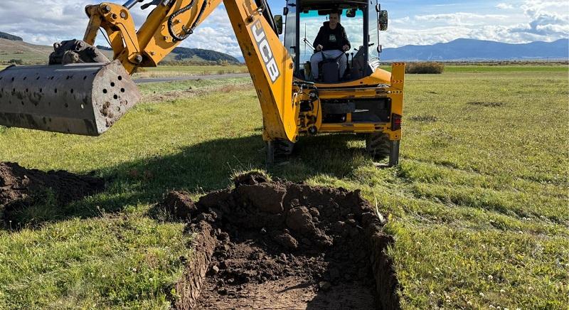 Erdélyt Moldvával összekötő A8-as autópálya újabb szakaszának megépítésére írtak alá szerződést