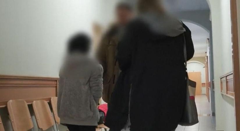 Reszketve, könnyek között hallgatta a törékeny szabolcsi gyilkos, ahogy döntenek a sorsáról – fotókkal, videóval