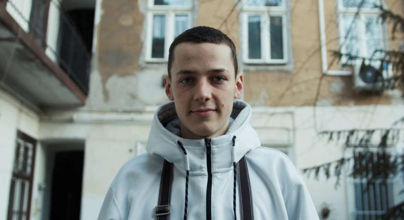 Hogyan nő fel egy sztár a kamera előtt? – A Pogány Indulóról szóló dokumentumfilm a Z generáció tükre