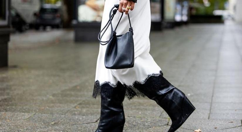Újra divatba jött a 2000-es évek legfurcsább lábbelije: a bokacsizmát is túlszárnyalja