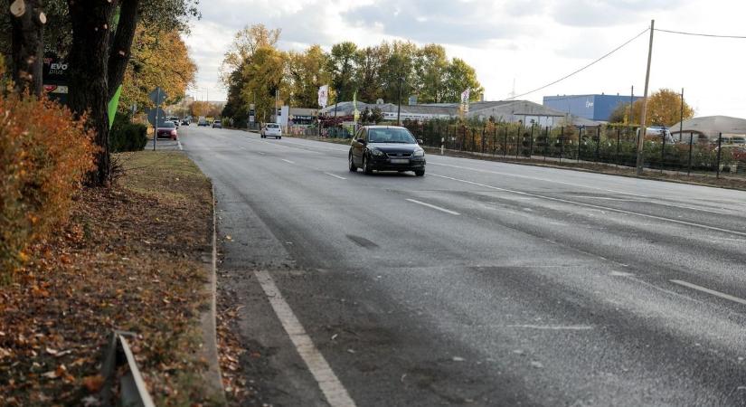 Húsz év után új burkolatot kapott a forgalmas útszakasz Kaposváron