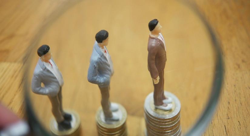 Döntött a kormány: több millió minimálbéres fizetése ugrik egy nagyot jövőre