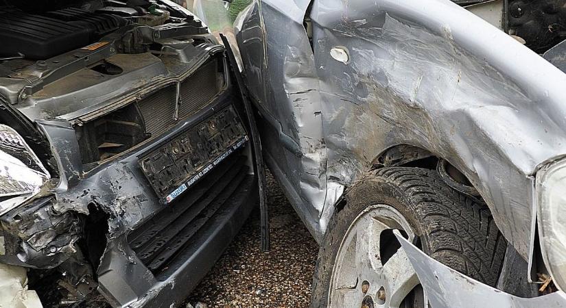 Karambol lassítja a haladást szerda este a 43-as főúton