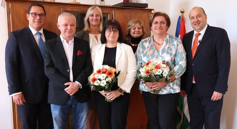Elismerések Komáromban: díszoklevelet vehettek át a város példamutató dolgozói