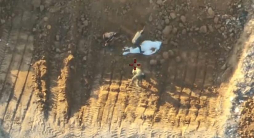 Izrael azzal vádolja a Hamászt, hogy szörnyű színjátokat játszottak egy túsz holttestével