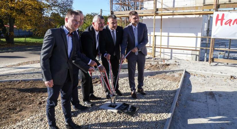 Tiszafüreden nyit üzletet az egyik legnépszerűbb áruház, jövő tavaszra el is készülhet – galériával