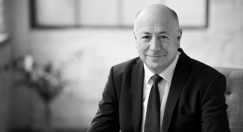 A XV. Miskolci Nemzeti Estélyen posztumusz Kartal–Veczán-díjat kapott dr. Kriza Ákos (fotók)