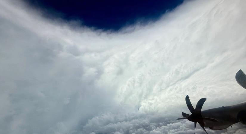 A légierő berepült a Melissa hurrikán szemébe és elképesztő felvételeket rögzített