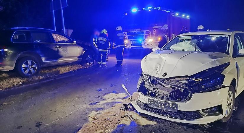 Komoly karambol a 43-ason: négyen utaztak az autókban – galériával