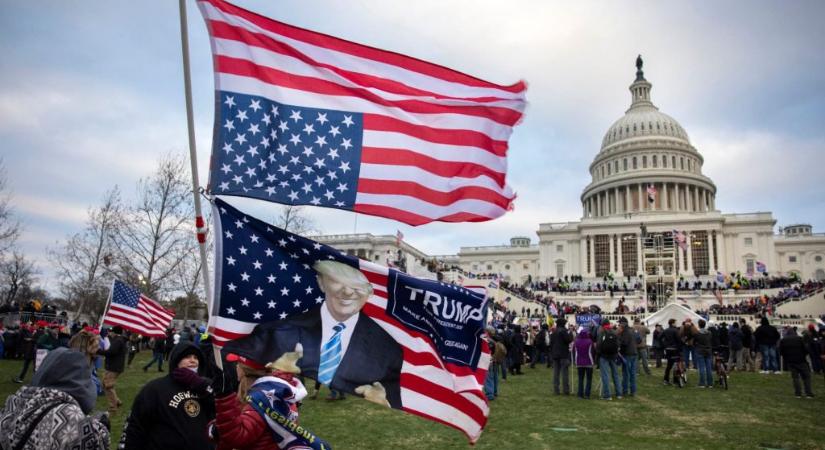 Kényszerszabadságoltak két ügyészt, miután zendülők gyülekezetének nevezték Trump capitoliumi támogatóit