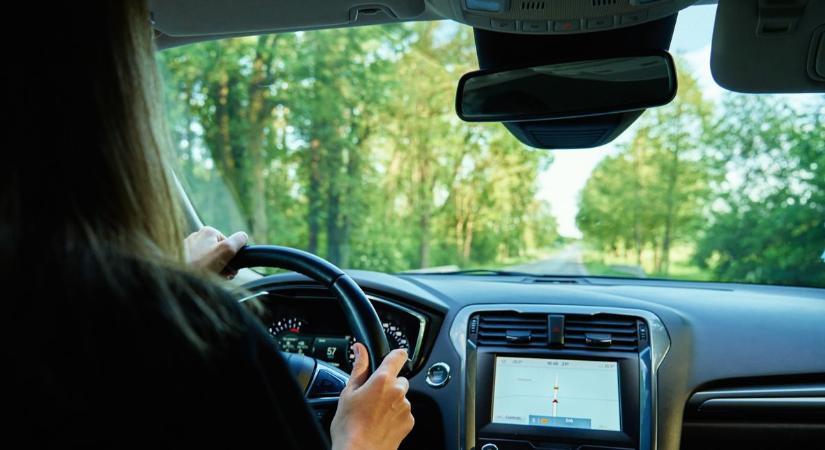 Ha szédül és émelyeg autózás közben, ez az 5 tipp biztosan megmenti az utazását