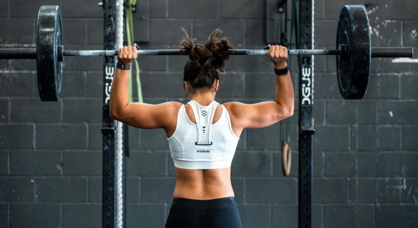 Döbbenet a konditeremben: mindkét bokáját egyszerre törte el az anyuka – Videó