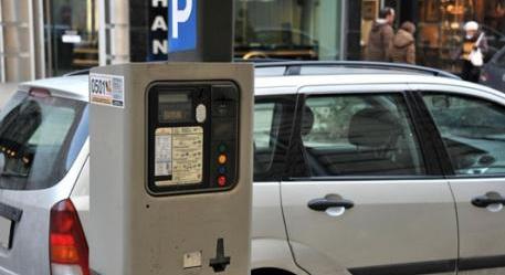 Kényelmi díj-mentes parkolás jön az autósoknak hamarosan