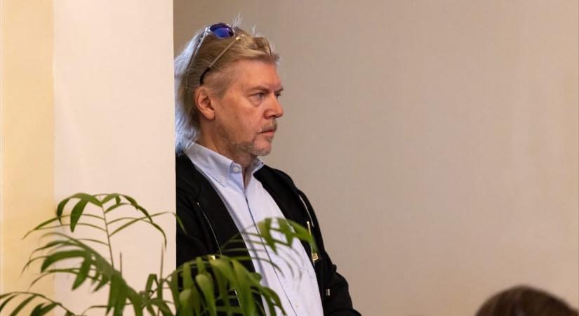 Gerendai Károly értetlenül áll a Közgyűlés döntése előtt, nem tudja, mi a szándék a Szigettel