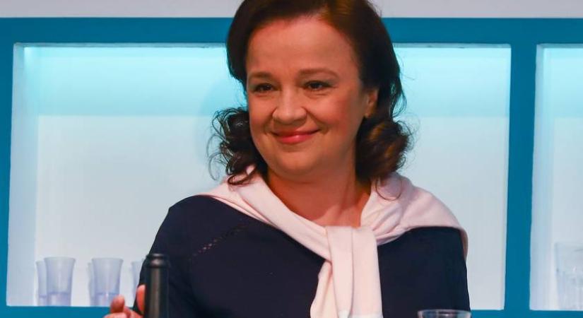 Káromkodva üvöltözött a reptéren a magyar színésznő: lánya hiába nyugtatta