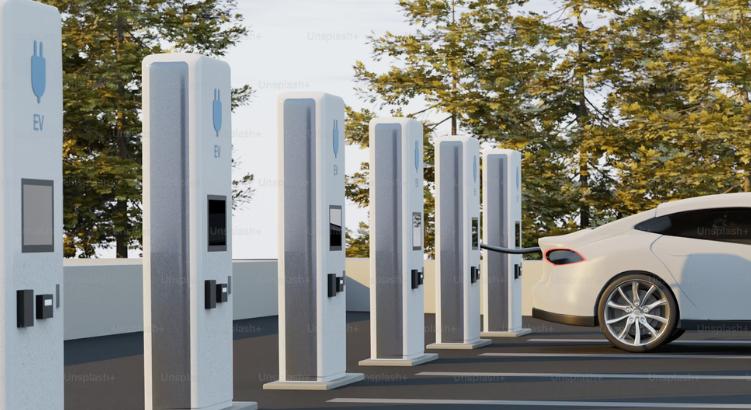 Tesla olcsóbb elektromos autói fellendíthetik az eladásokat – de nyomás alá helyezhetik a profitot