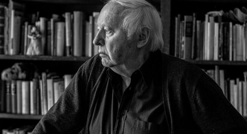 „…itt hagyta az égen túli tiszta bájt”