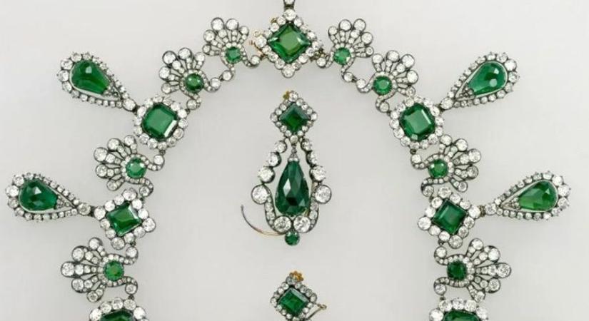 Csak „részben ismerte be” tettét a Louvre kirablásának két gyanúsítottja