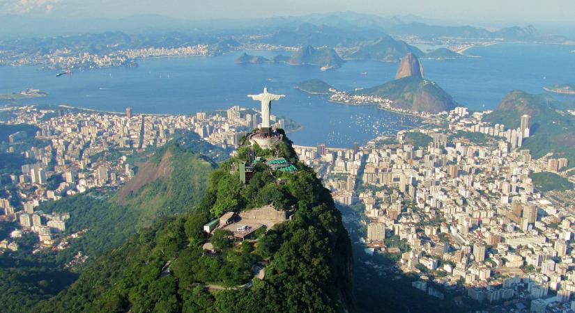 Holttestek sorakoznak Rio de Janeiro utcáin Brazília legvéresebb drogbandák elleni akciója után