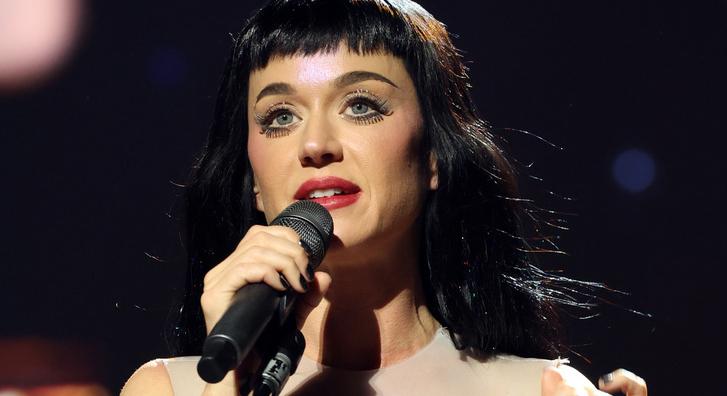 Katy Perry olyat tett a koncertje után, ami miatt népharag zúdult rá