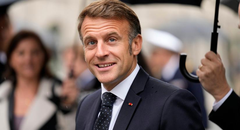 A francia elnök a közösségi oldalak európai szintű szabályozását szorgalmazza