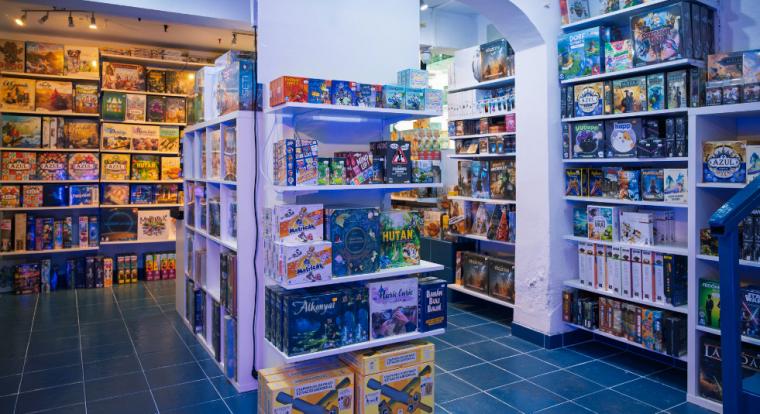 Hamis webáruházak támadták meg a Gémklubot, csalássorozat indult a népszerű társasjátékbolt nevével visszaélve