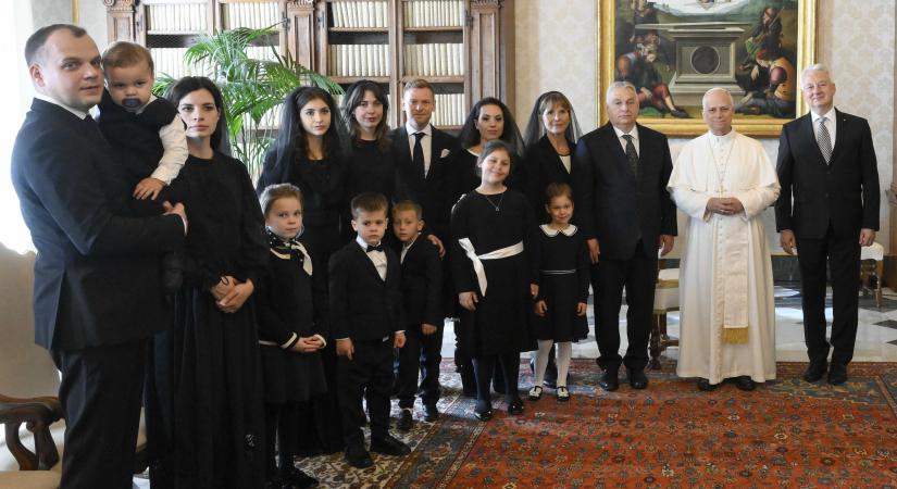 Farkas Zoltán: A dinasztia, avagy a pápa kihallgatta az egész Orbán famíliát