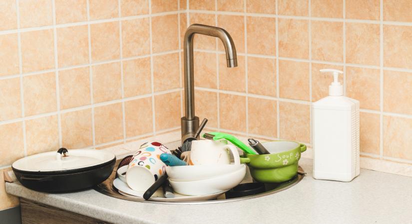Azonnal elmosogatsz, vagy hagyod állni az edényeket a mosogatóban? Ezt árulja el rólad a pszichológusok szerint
