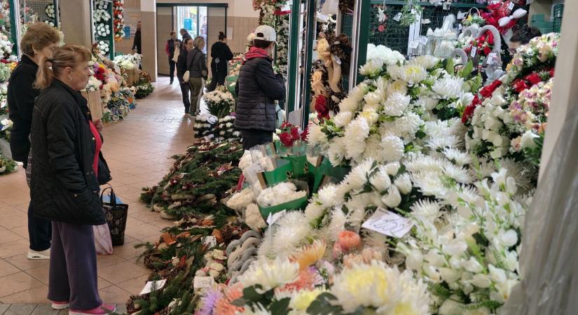 Hosszított nyitvatartás és mindenszenteki vásár a városi piacon