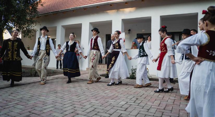 FolkReAct – a hagyományból jövő épül