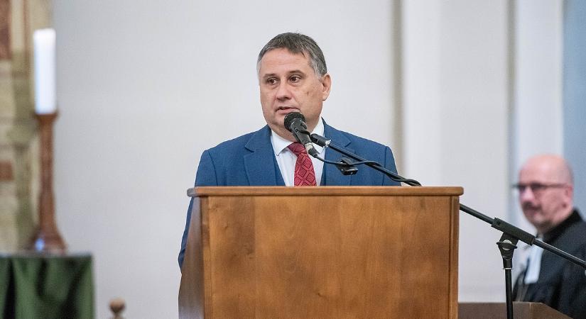 Illegális munkásszállók nőnek ki a családi házakból, ezért keményít be a budapesti kerület