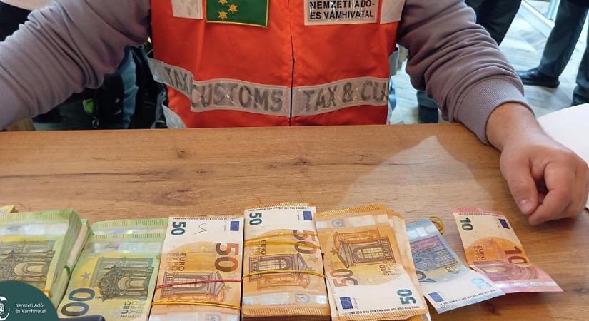 A „becsületes vállalkozó” elképesztő mennyiségű készpénzt tárolt a hűtőjében – videóval