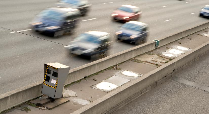Az automata traffipaxok betiltására készülnek, szerintük csak pénzbehajtásra való