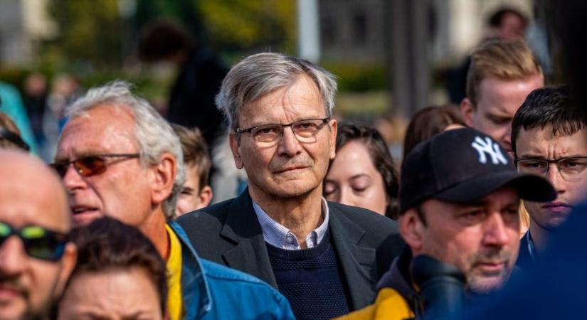 Demszky Gábor: Saját koporsójába veri a szöget a kormány