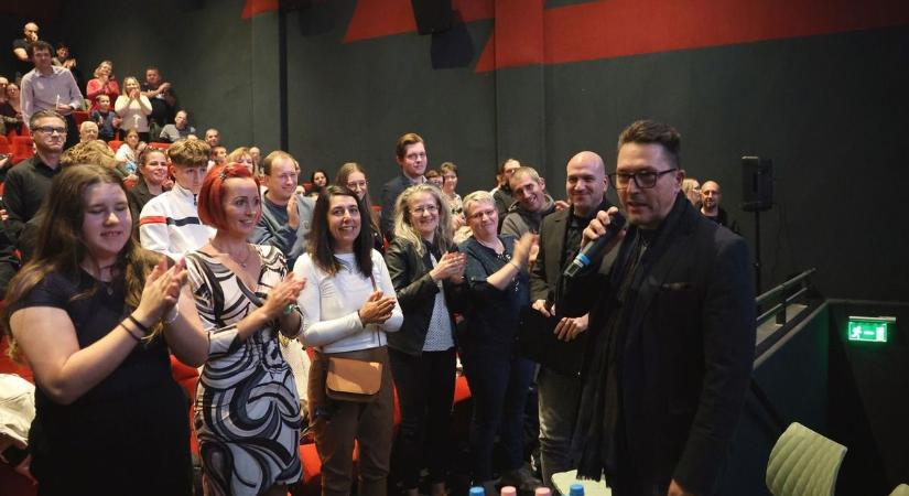 Az Ákos-sztori hazatért Miskolcra – egy film, ami közelebb hozza az embert az emberhez (fotók, videó)