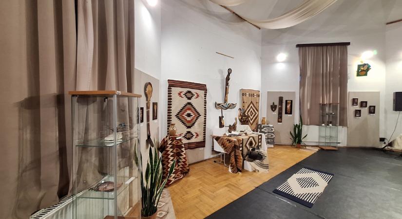 Megnyílt a Lélekszikrák kiállítás a DEMKI Homokkerti Közösségi Házban