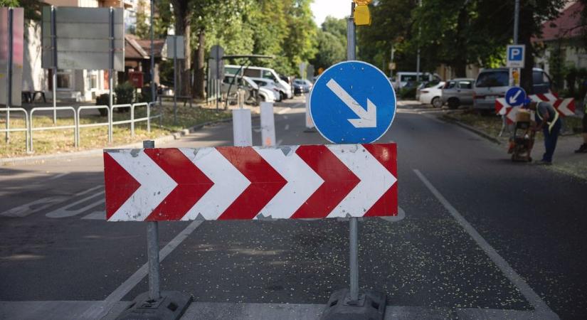 Zsúfoltságra számítanak a temetőnél: ezt kéri a polgárőrség az autósoktól