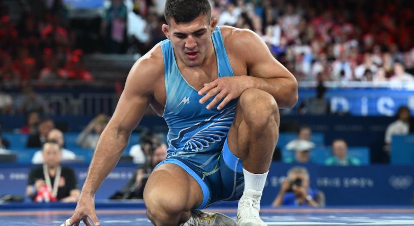 Losonczi Dávid teljes éves jutalmát templomfelújításra fordította