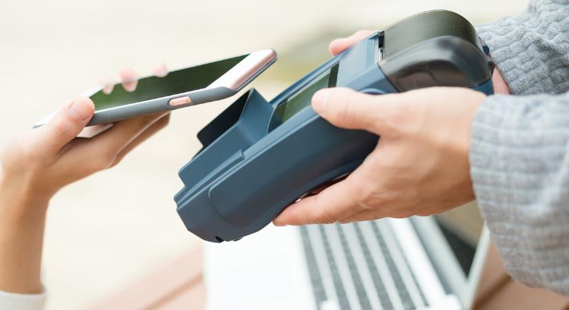 Nagyot lépett az OTP: már mobillal is lehet SZÉP kártyájával fizetni