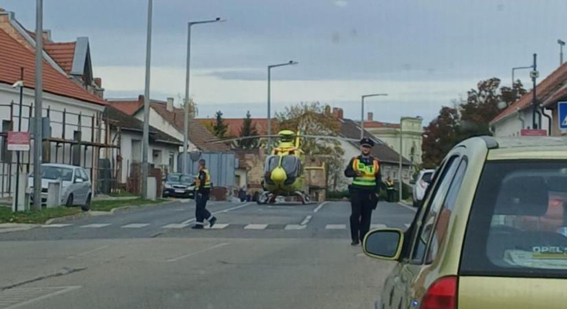 Súlyos baleset történt Pápán, mentőhelikoptert is riasztottak