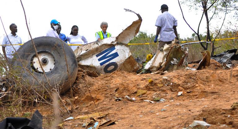 Új információk a kenyai tragédiáról, évek óta tudhattak a lezuhant kisrepülőgép hibáiról