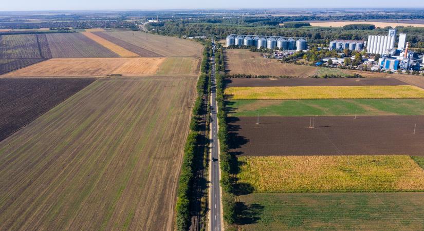 Zsákfalu közel 5 kilométeres bekötőútja újult meg Komárom-Esztergomban