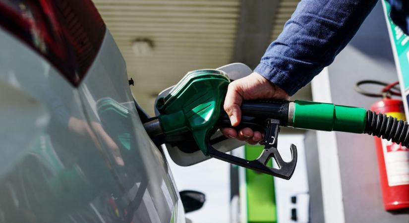 Teljes őrület: kiderült, mennyibe kerülne a benzin az orosz olajimport nélkül