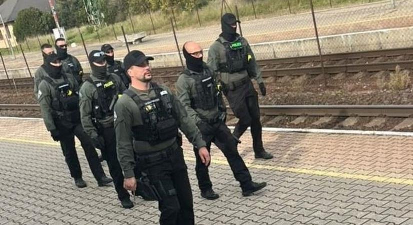 Szijjártó Péter: „Ez történt valójában a ferencvárosi szurkolókkal az osztrák-magyar határon”