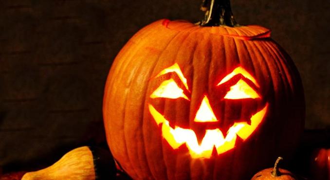 „Zebegény nem Halloween-falu” – a polgármester megtiltotta a tökfaragó rendezvényt