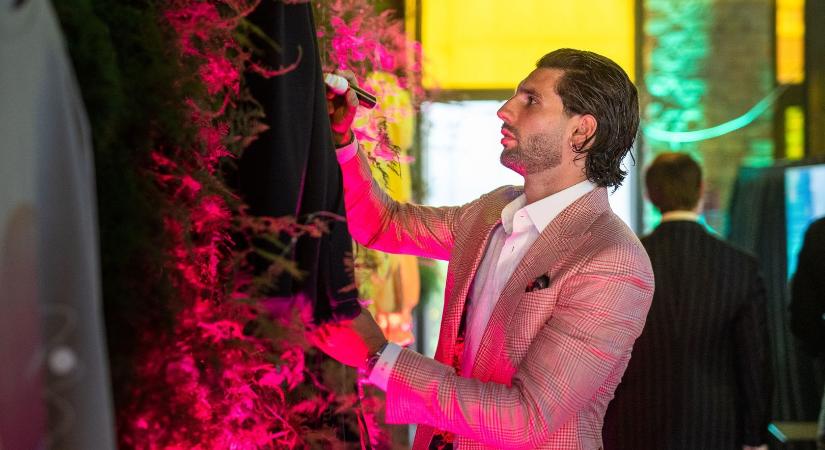 Szoboszlai Dominikot öltöztették az indiai szabók, egyikük most vendéglátóipari céget alapított Budapesten