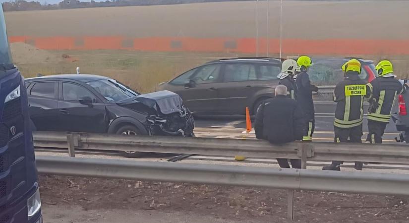 Újabb hatalmas baleset, 12 ember volt érintett