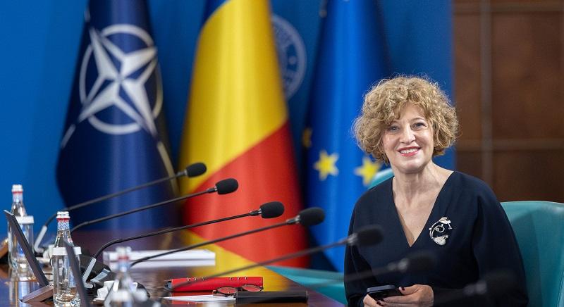 Letette a hivatali esküt a korábban Trumpot bíráló új miniszterelnök-helyettes (VIDEÓ)