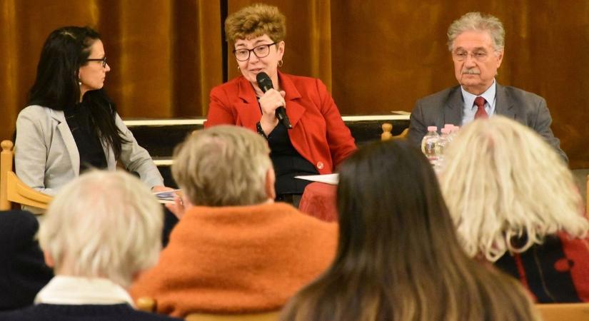 A csonton át a szívig – kötetbemutató a Déri Múzeumban