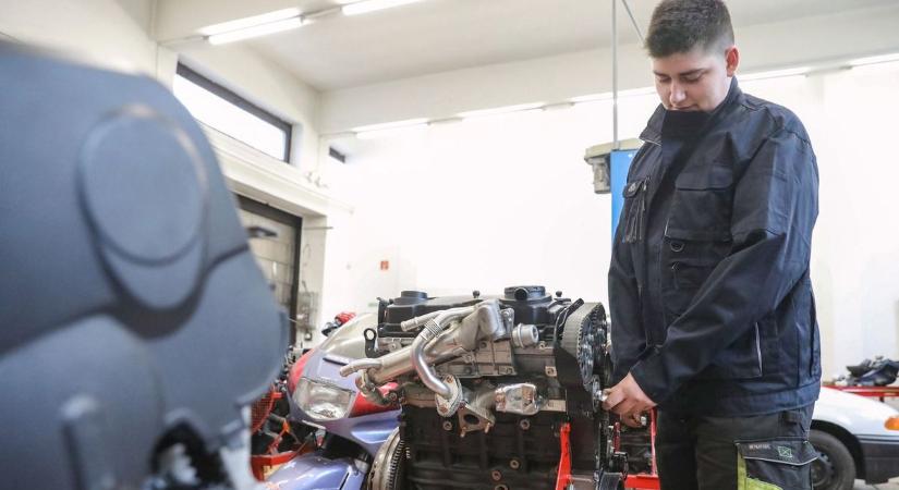 Ez gyilkolja a motor belsejét – Ha nem figyelsz, brutális kárt teszel az autódban